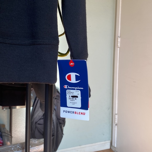 Black Champion Crewneck Sweater - Picture 2 of 4